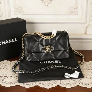 Chanel 19 Medium in Quilted Shiny Calfskin